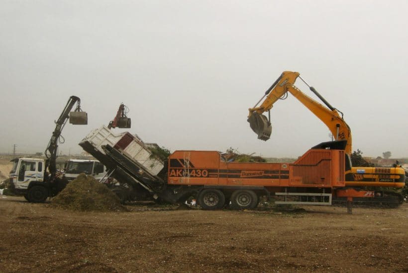 שירותי גריסה וקיצוץ פסולת עץ